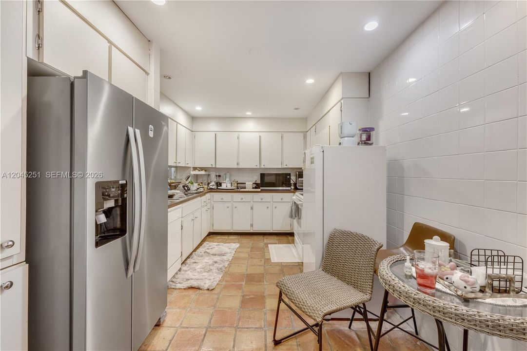 Activo con contrato: $1,060,000 (2 camas, 2 baños, 1469 Pies cuadrados)