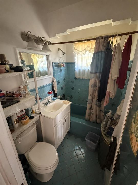 Под контрактом: $295,000 (2 спален, 1 ванн, 958 Квадратных фут)