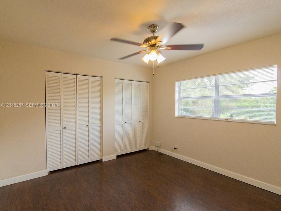 For Rent: $2,050 (2 beds, 1 baths, 938 Square Feet)