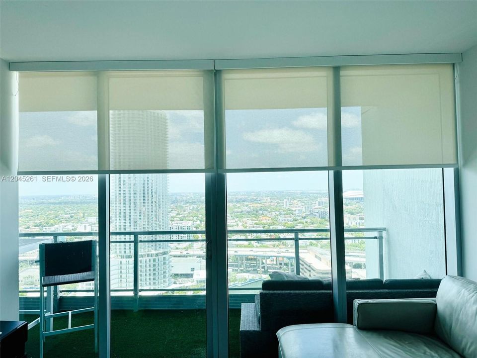 For Sale: $440,000 (1 beds, 1 baths, 754 Square Feet)