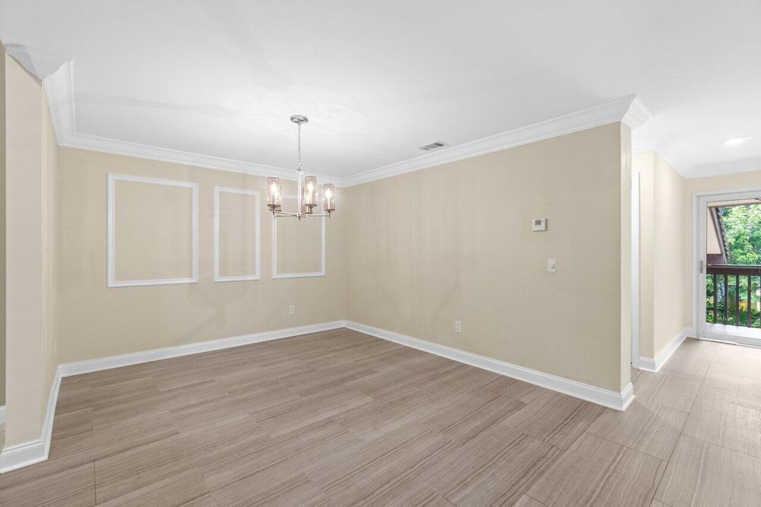 Flexible dining area
