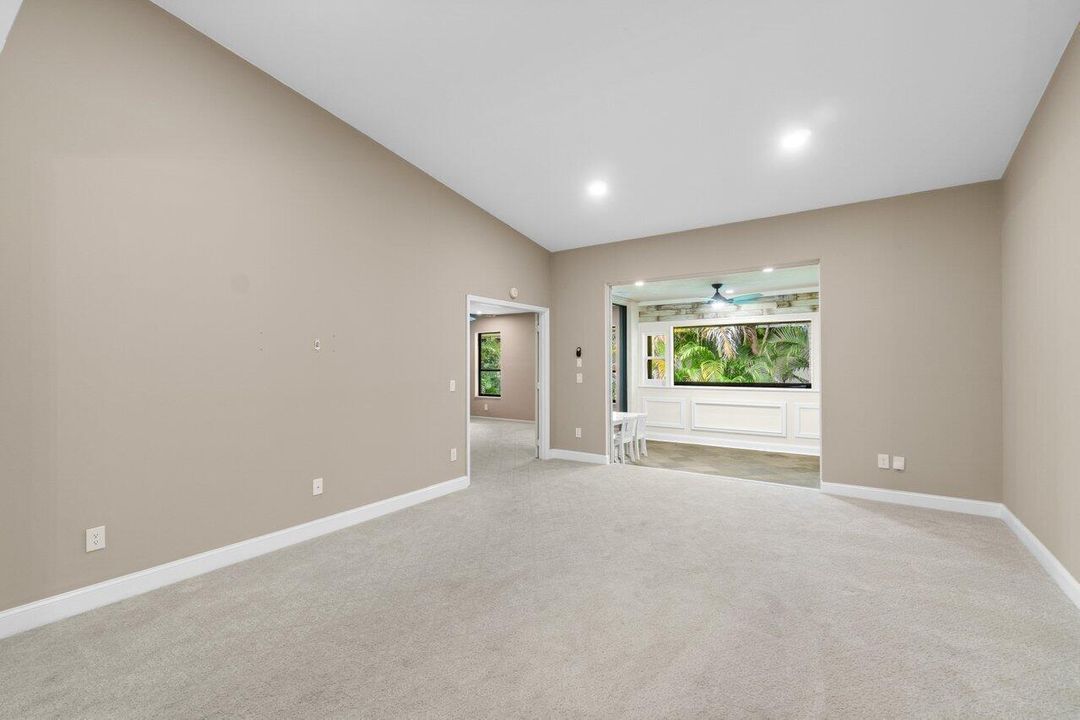 Vaulted ceiling and recessed lighting
