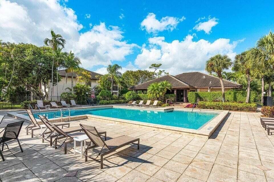 Boca Ridge Community Pool