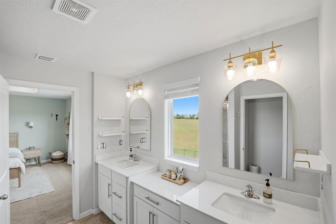 14-web-or-mls-10739-sw-vasari-way
