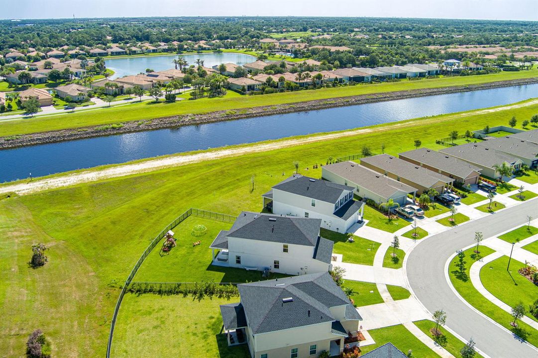 53-web-or-mls-10739-sw-vasari-way