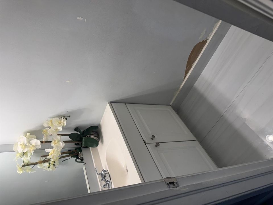bathroom1