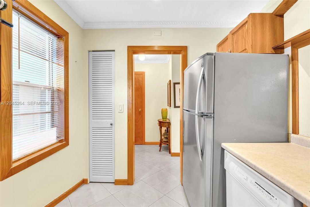 На продажу: $178,000 (1 спален, 1 ванн, 730 Квадратных фут)