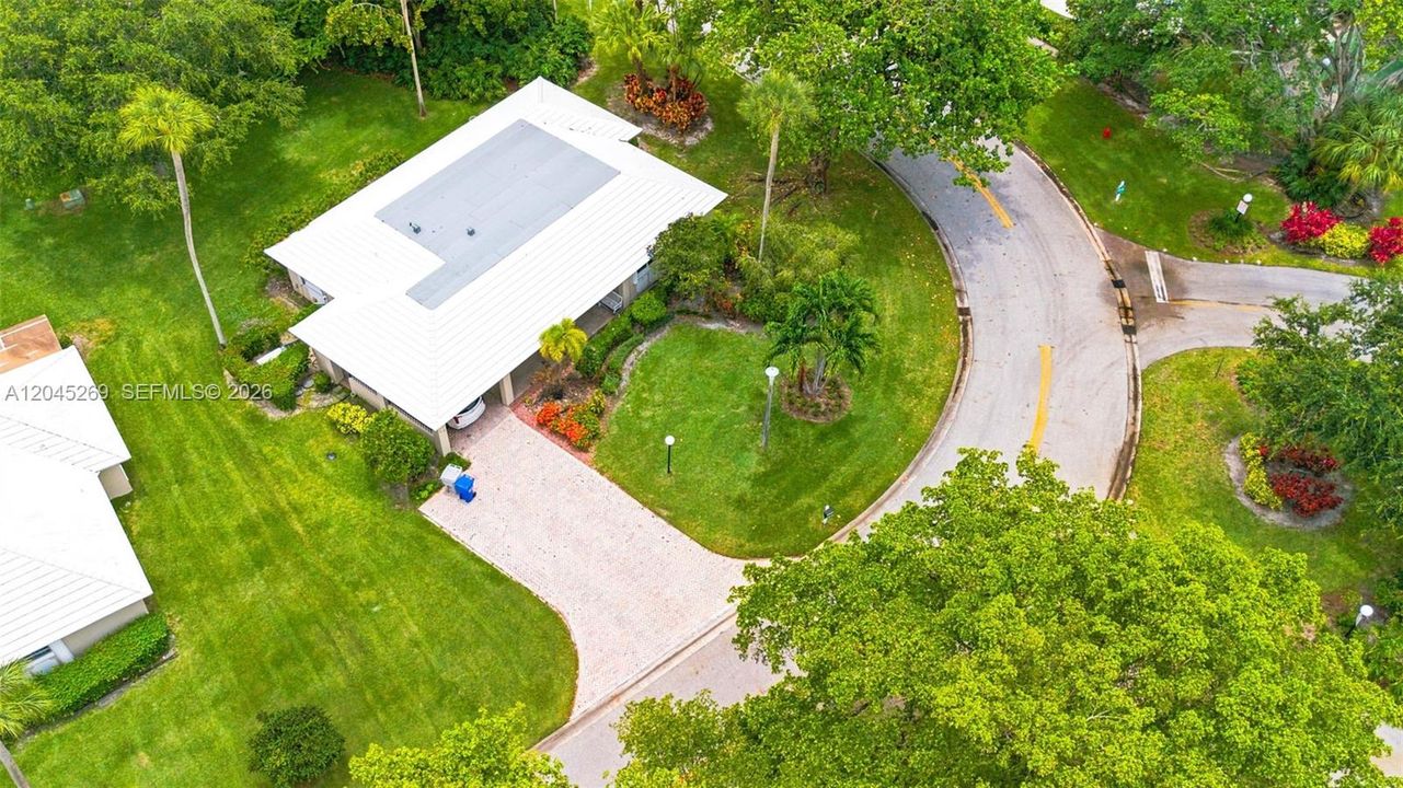 For Sale: $425,000 (3 beds, 3 baths, 2200 Square Feet)