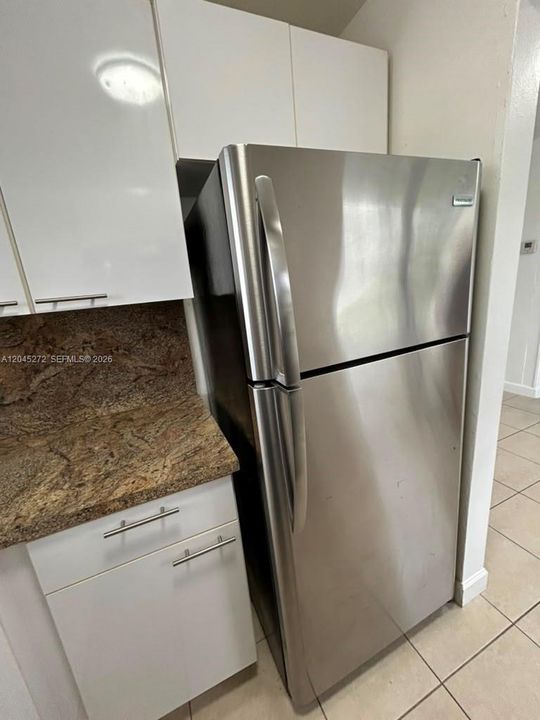 For Rent: $1,700 (1 beds, 1 baths, 10783 Square Feet)