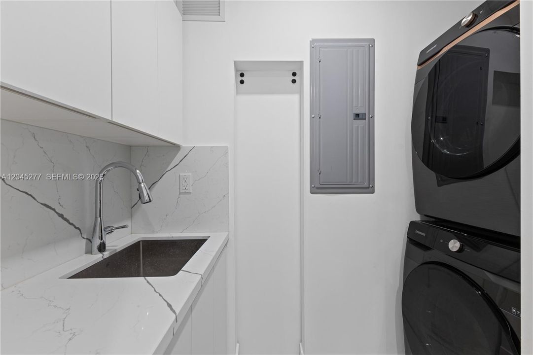 For Sale: $1,900,000 (3 beds, 2 baths, 0 Square Feet)