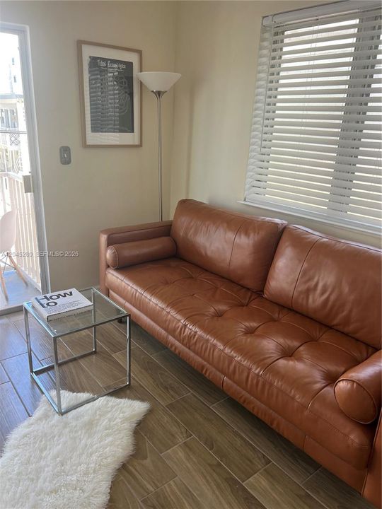 For Rent: $1,750 (0 beds, 1 baths, 406 Square Feet)