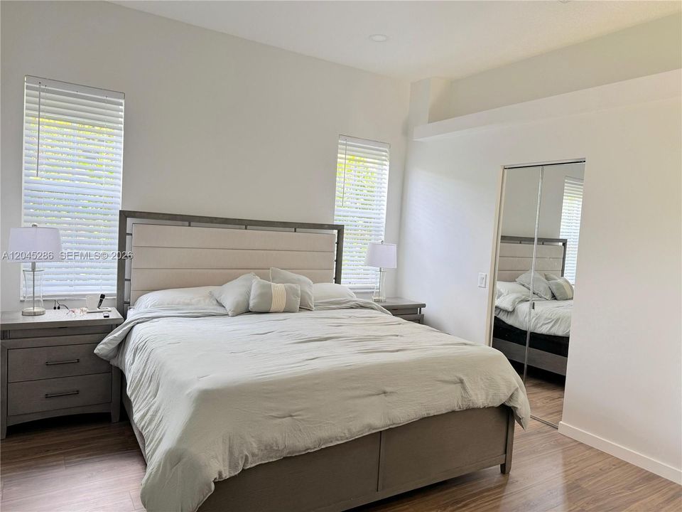 В аренду: $4,300 (3 спален, 2 ванн, 1662 Квадратных фут)