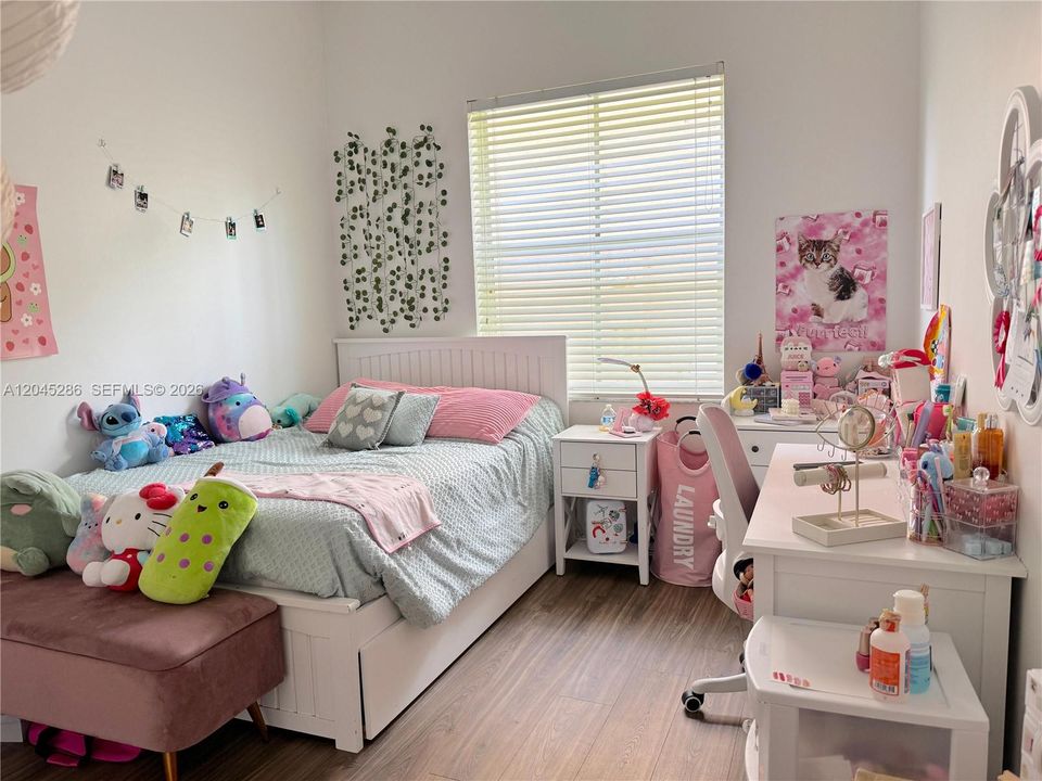 В аренду: $4,300 (3 спален, 2 ванн, 1662 Квадратных фут)