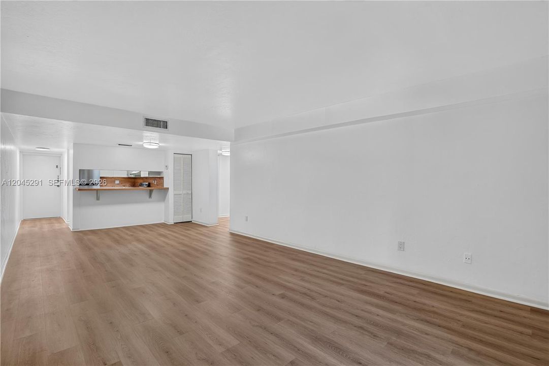 For Rent: $2,900 (2 beds, 2 baths, 1000 Square Feet)