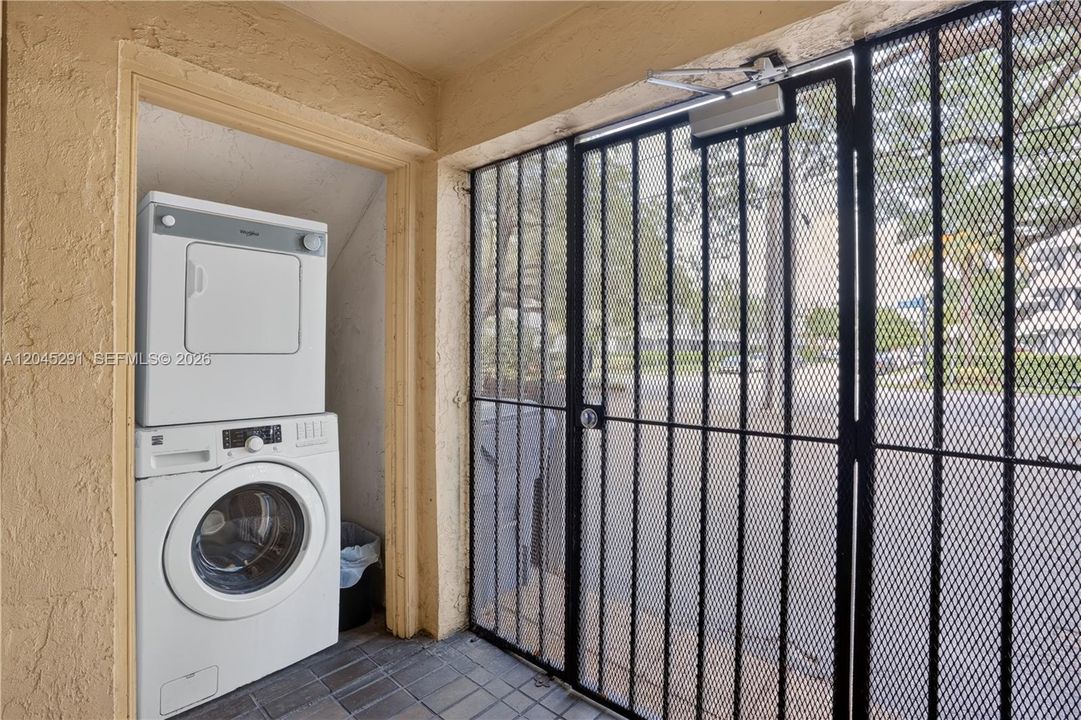 For Rent: $2,900 (2 beds, 2 baths, 1000 Square Feet)