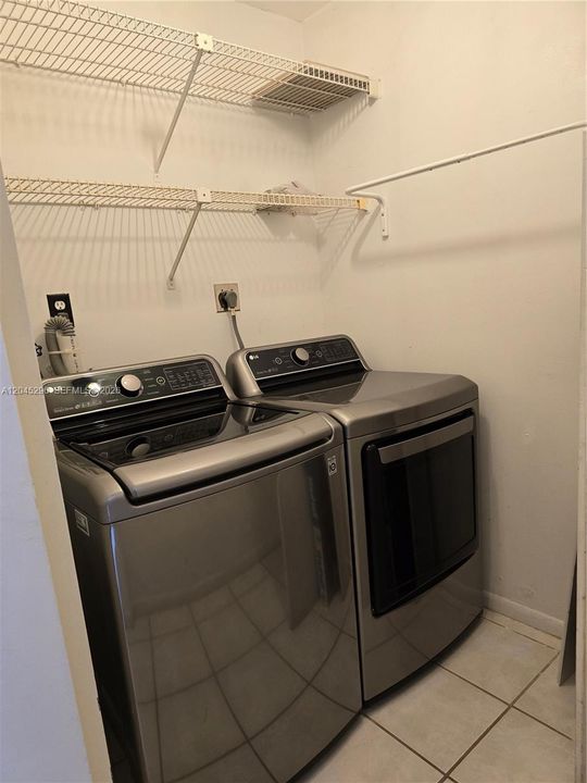 For Rent: $2,750 (2 beds, 2 baths, 1230 Square Feet)
