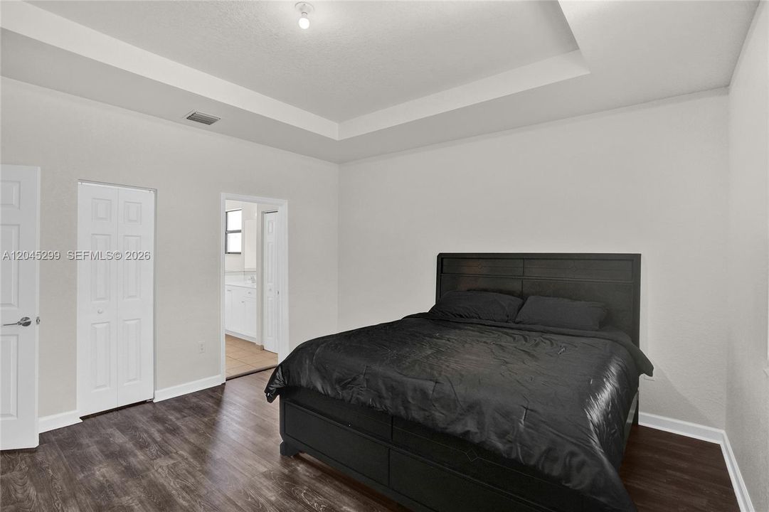 В аренду: $4,250 (5 спален, 2 ванн, 2504 Квадратных фут)