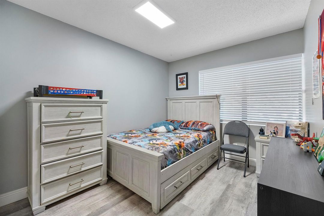 4393 Carambola Cir N_013