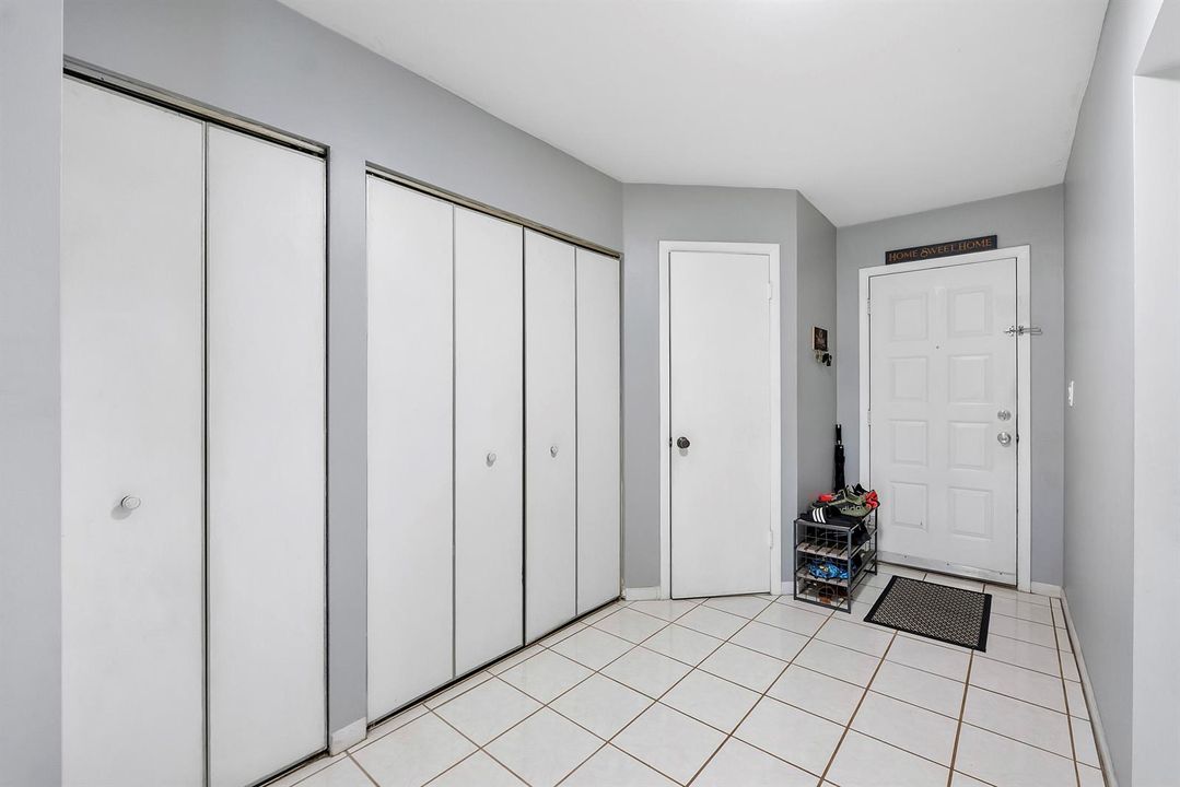 4393 Carambola Cir N_012