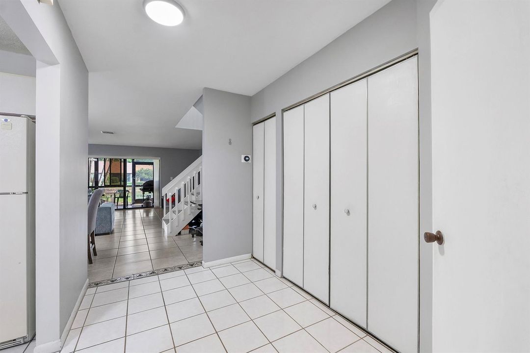 4393 Carambola Cir N_011
