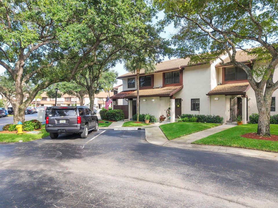 4393 Carambola Cir N_028