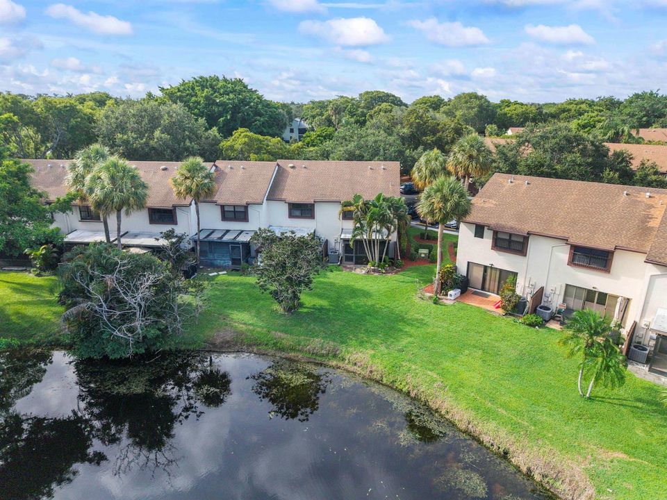 4393 Carambola Cir N_038