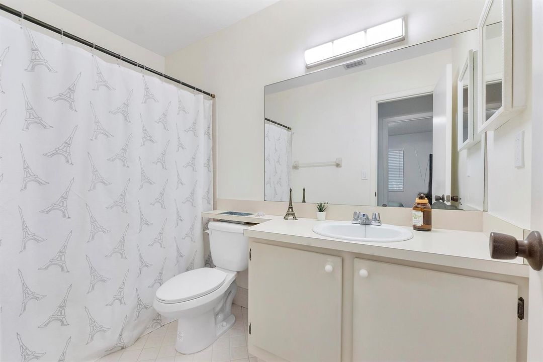 4393 Carambola Cir N_015