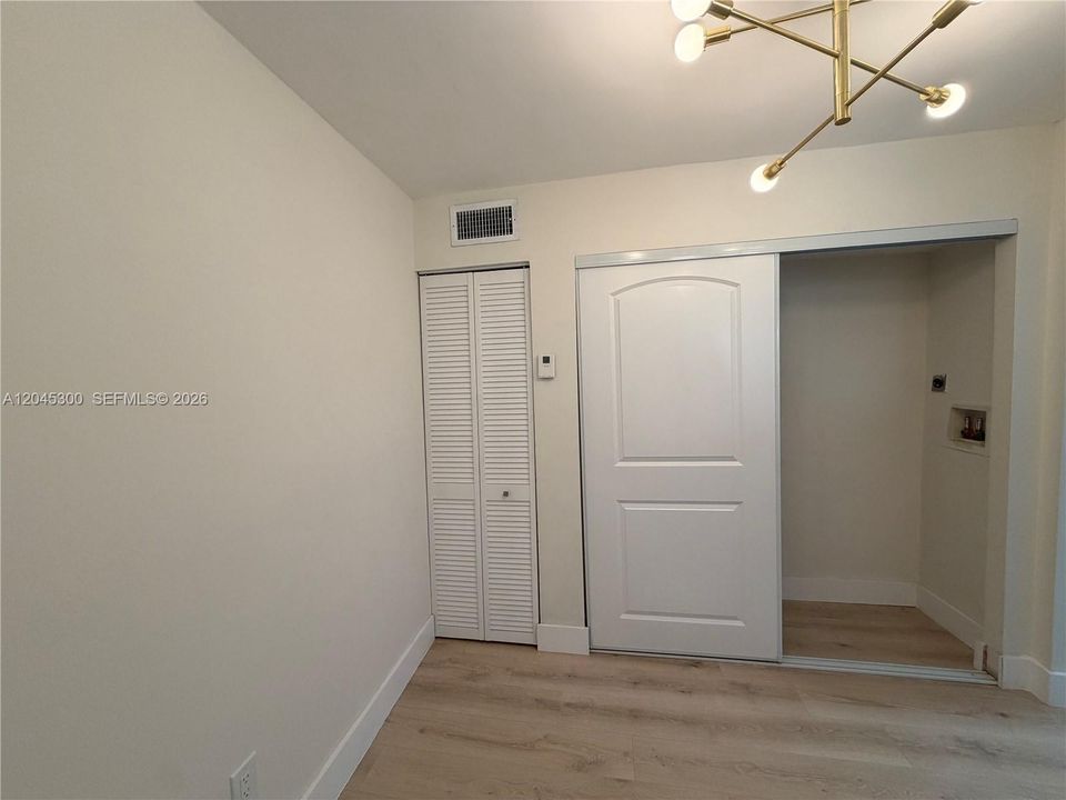 For Sale: $289,000 (2 beds, 2 baths, 845 Square Feet)
