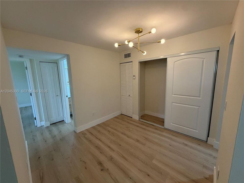 For Sale: $289,000 (2 beds, 2 baths, 845 Square Feet)
