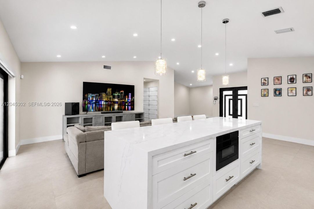 For Sale: $849,000 (3 beds, 2 baths, 1655 Square Feet)