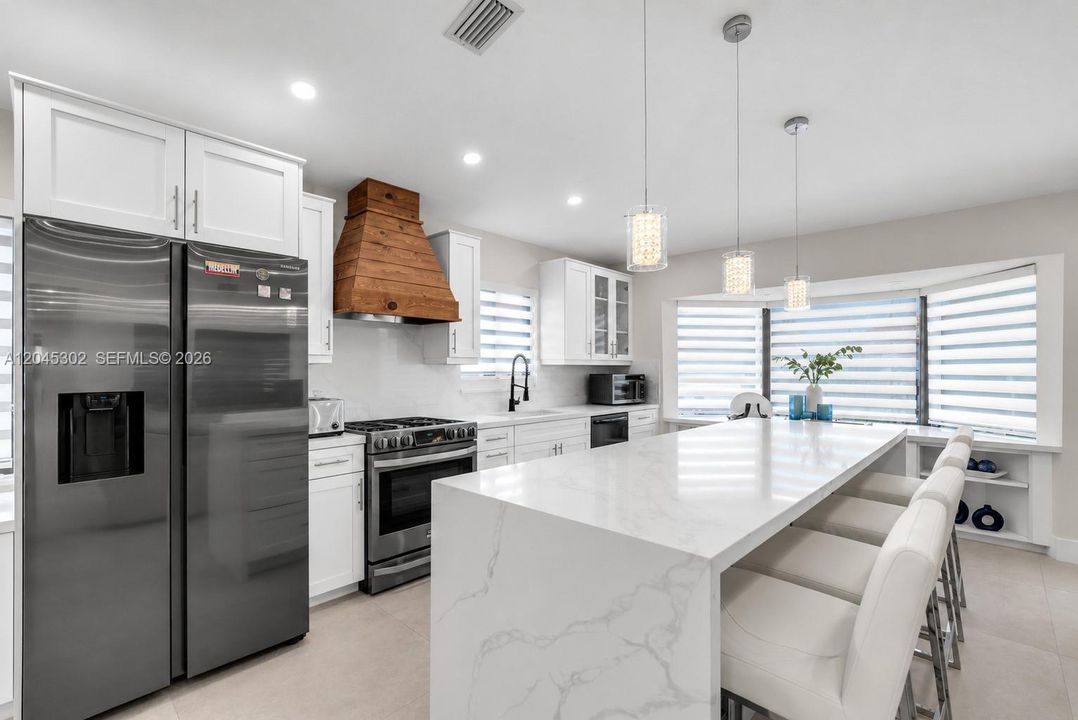 For Sale: $849,000 (3 beds, 2 baths, 1655 Square Feet)