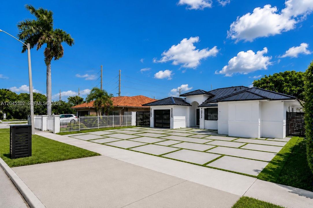 For Sale: $849,000 (3 beds, 2 baths, 1655 Square Feet)