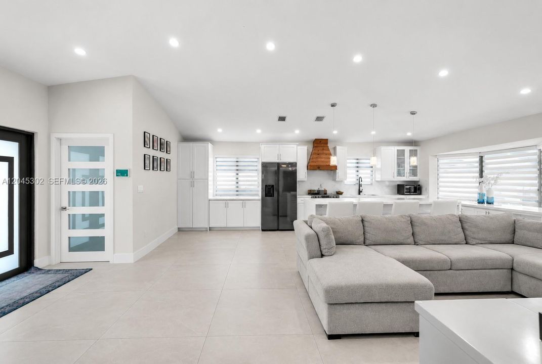For Sale: $849,000 (3 beds, 2 baths, 1655 Square Feet)
