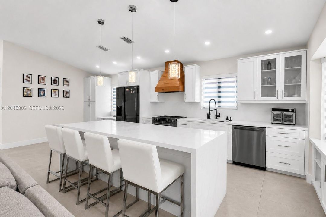 For Sale: $849,000 (3 beds, 2 baths, 1655 Square Feet)