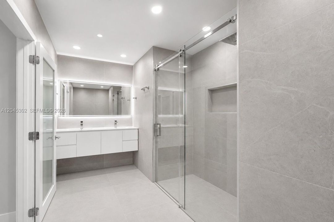 For Sale: $849,000 (3 beds, 2 baths, 1655 Square Feet)