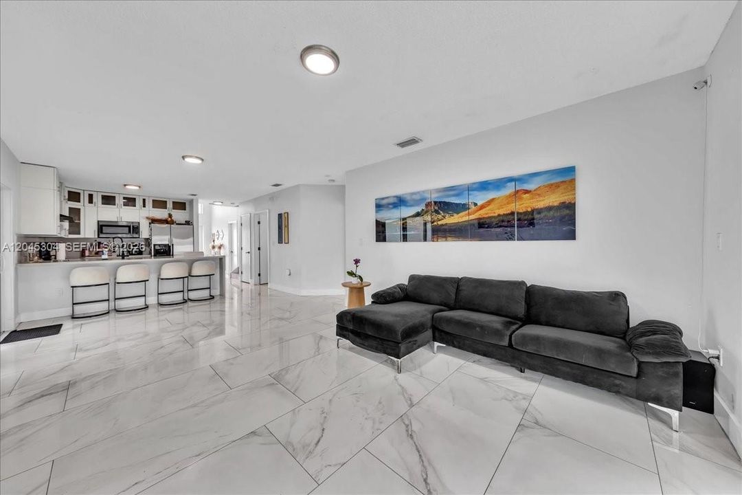 На продажу: $639,900 (4 спален, 2 ванн, 2054 Квадратных фут)