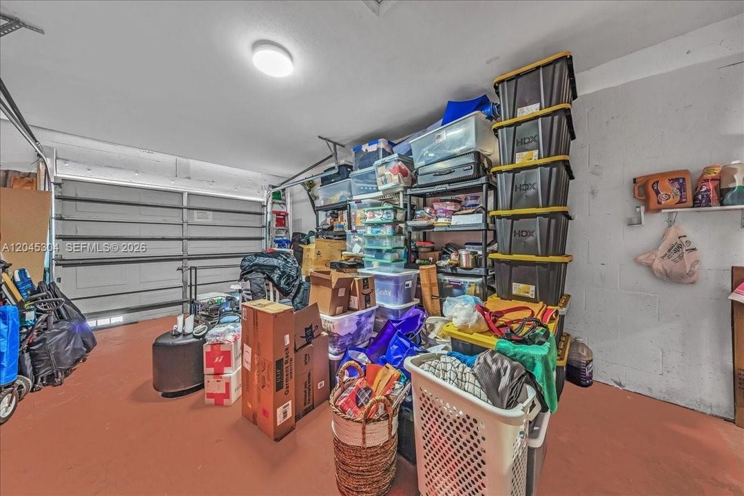 На продажу: $639,900 (4 спален, 2 ванн, 2054 Квадратных фут)