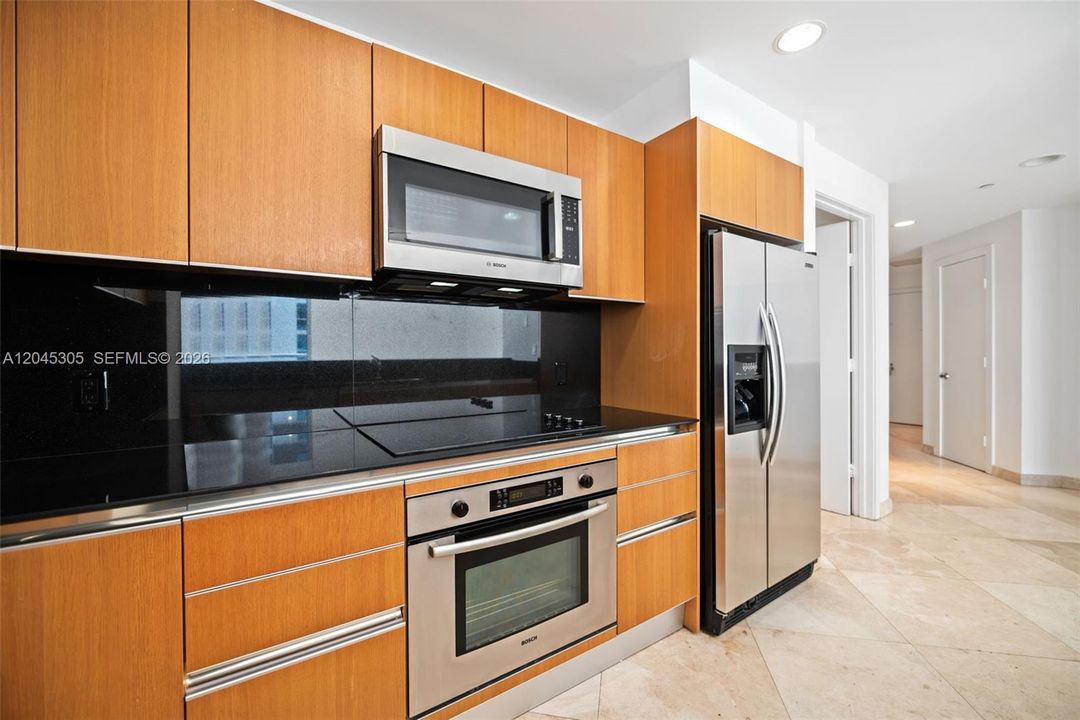 For Sale: $619,000 (2 beds, 2 baths, 1278 Square Feet)
