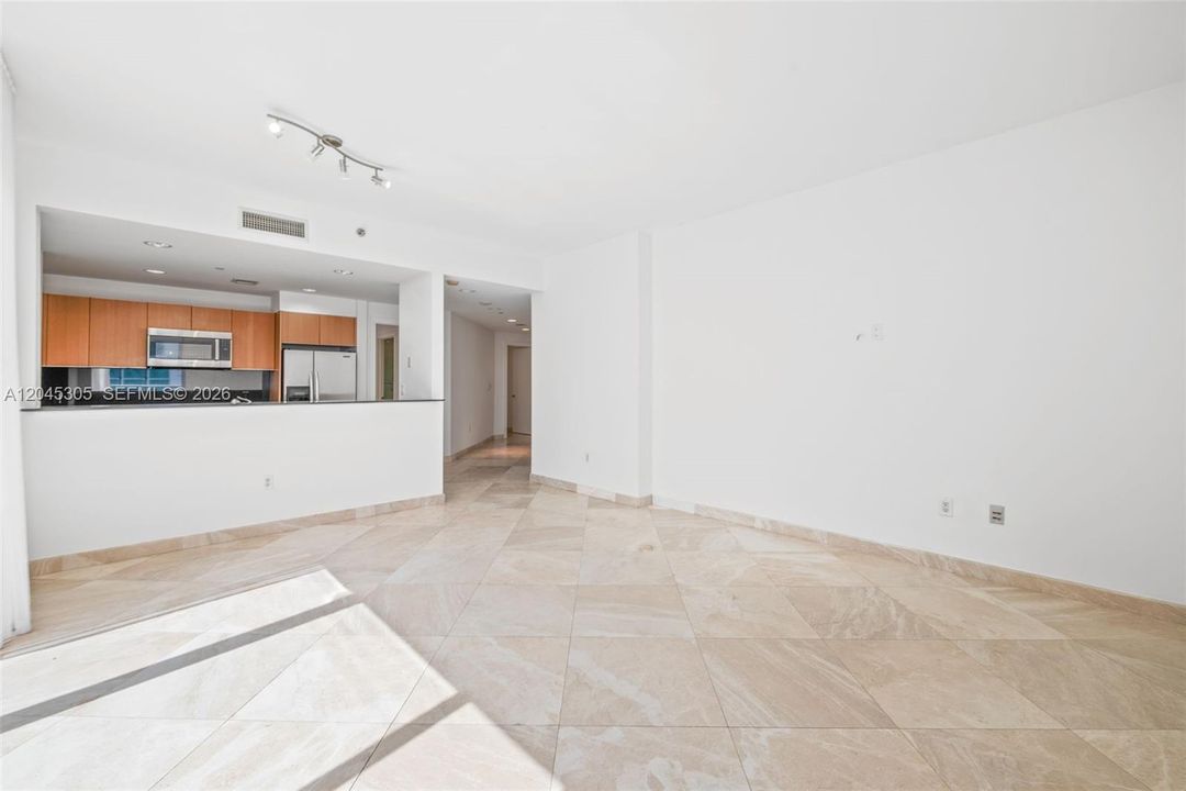 For Sale: $619,000 (2 beds, 2 baths, 1278 Square Feet)