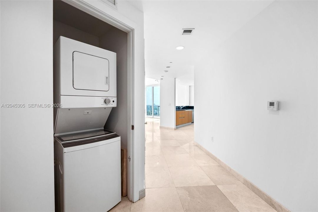 For Sale: $619,000 (2 beds, 2 baths, 1278 Square Feet)