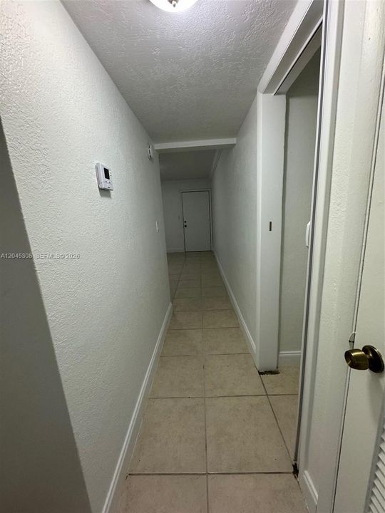 For Sale: $239,000 (2 beds, 1 baths, 775 Square Feet)