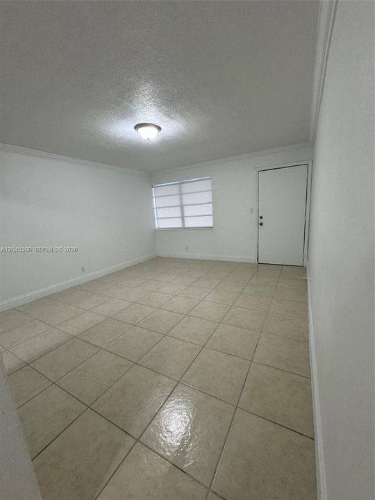 For Sale: $239,000 (2 beds, 1 baths, 775 Square Feet)