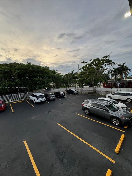 For Sale: $239,000 (2 beds, 1 baths, 775 Square Feet)