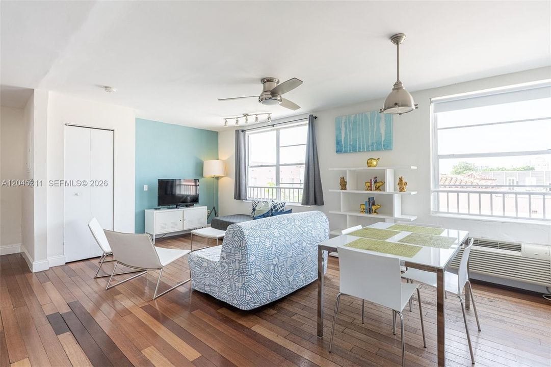 For Rent: $1,900 (1 beds, 1 baths, 537 Square Feet)
