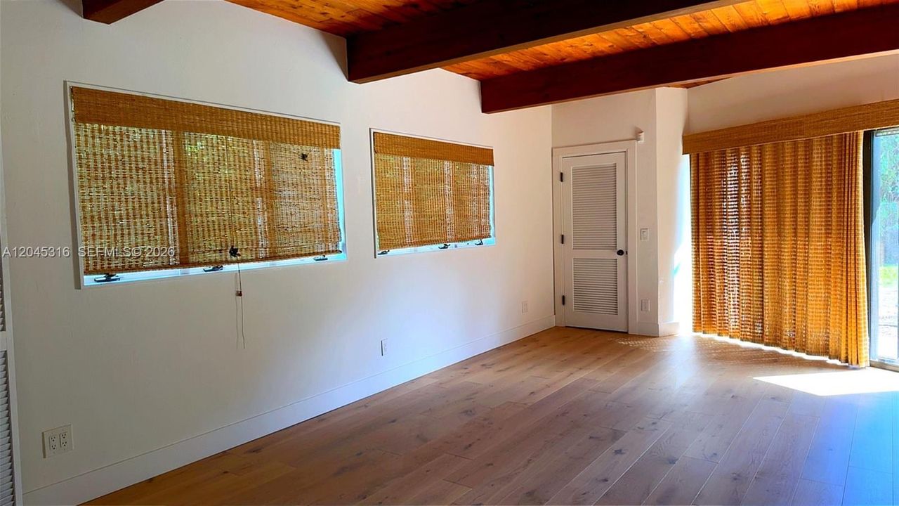 В аренду: $18,000 (5 спален, 3 ванн, 3889 Квадратных фут)