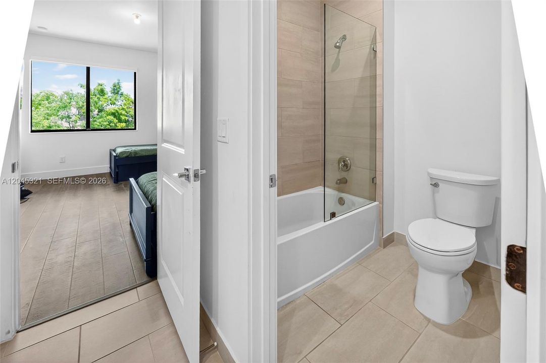 For Sale: $1,250,000 (4 beds, 4 baths, 3637 Square Feet)