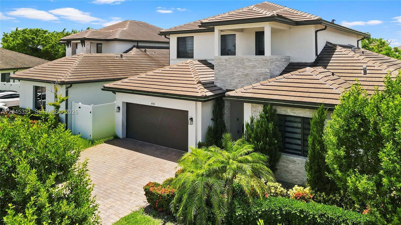 For Sale: $1,250,000 (4 beds, 4 baths, 3637 Square Feet)