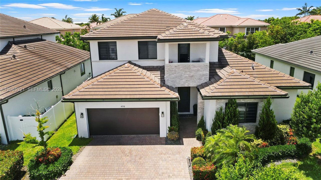 For Sale: $1,250,000 (4 beds, 4 baths, 3637 Square Feet)