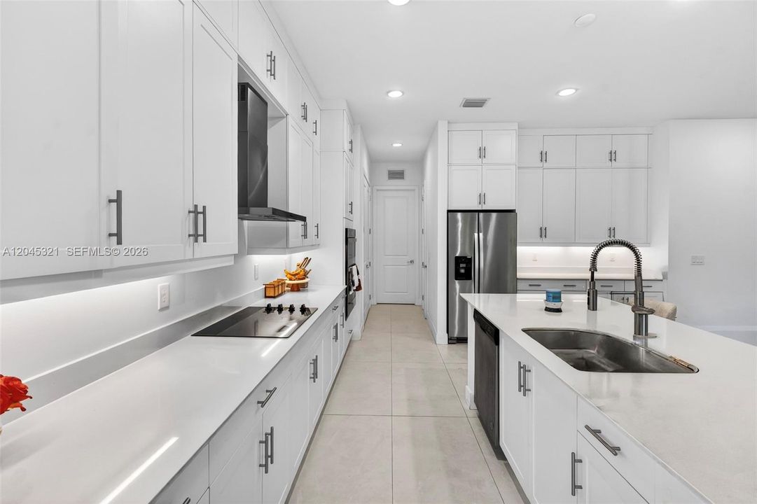 For Sale: $1,250,000 (4 beds, 4 baths, 3637 Square Feet)
