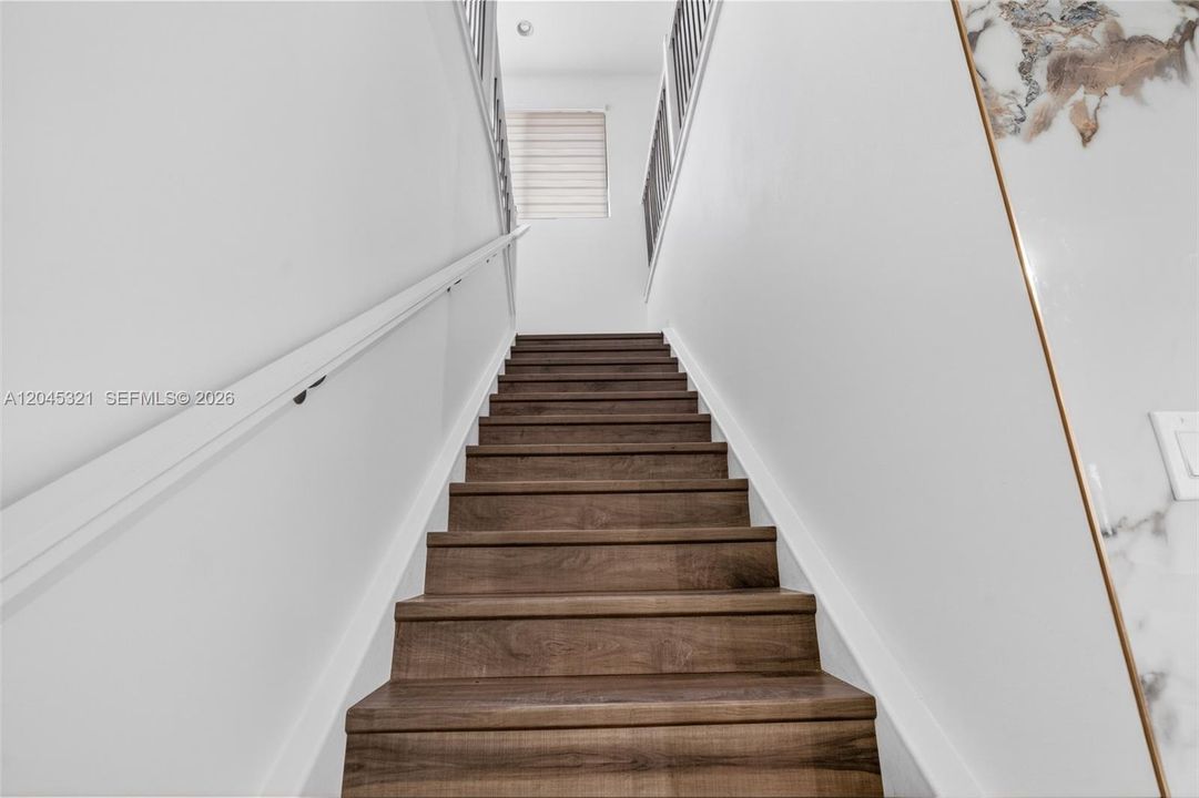 For Sale: $1,250,000 (4 beds, 4 baths, 3637 Square Feet)
